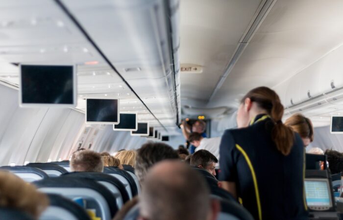 Augmenter_son_Salaire_d_Hôtesse_de_l_Air_:_L_Importance_de_la_Formation_Complémentaire